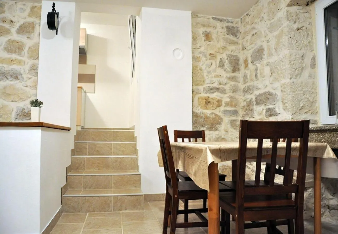 Apartments Oasis - 50 M From The Sea Veli Rat