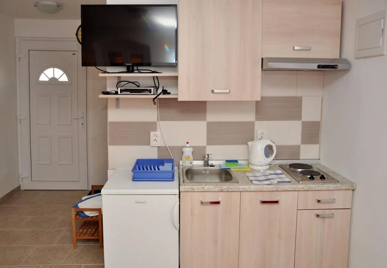 Apartments Oasis - 50 M From The Sea Veli Rat