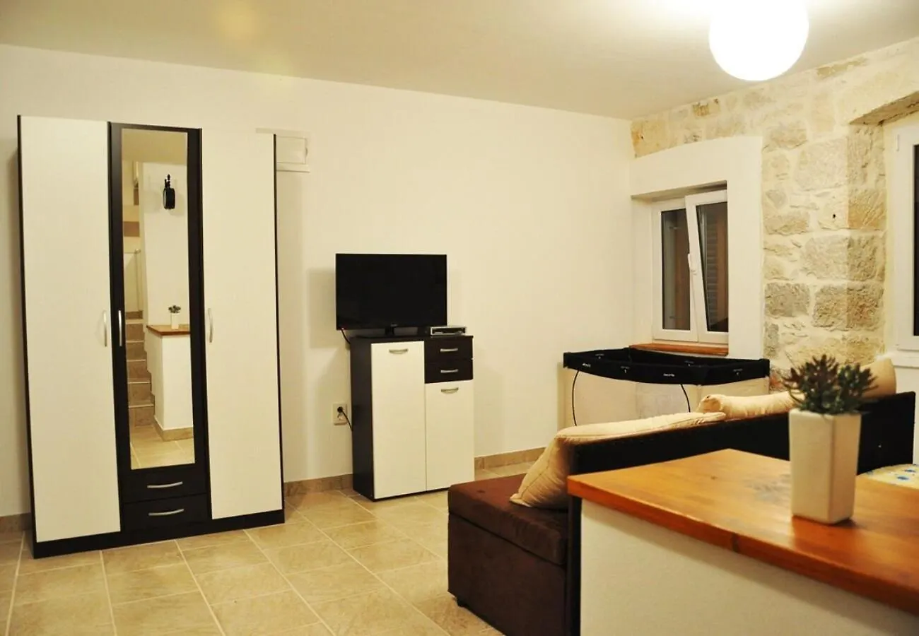 Apartments Oasis - 50 M From The Sea Veli Rat
