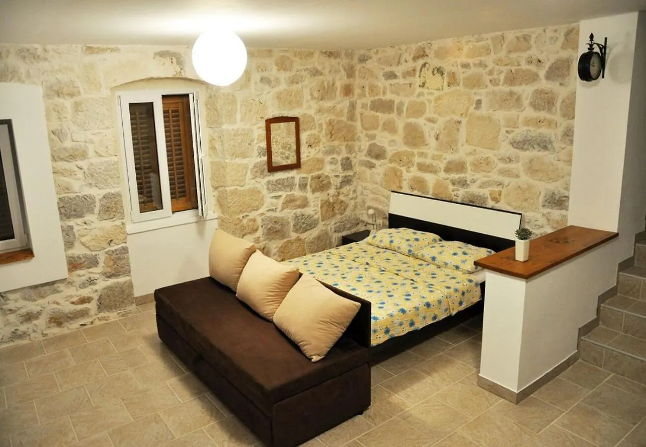 Apartments Oasis - 50 M From The Sea Veli Rat Chorvatsko