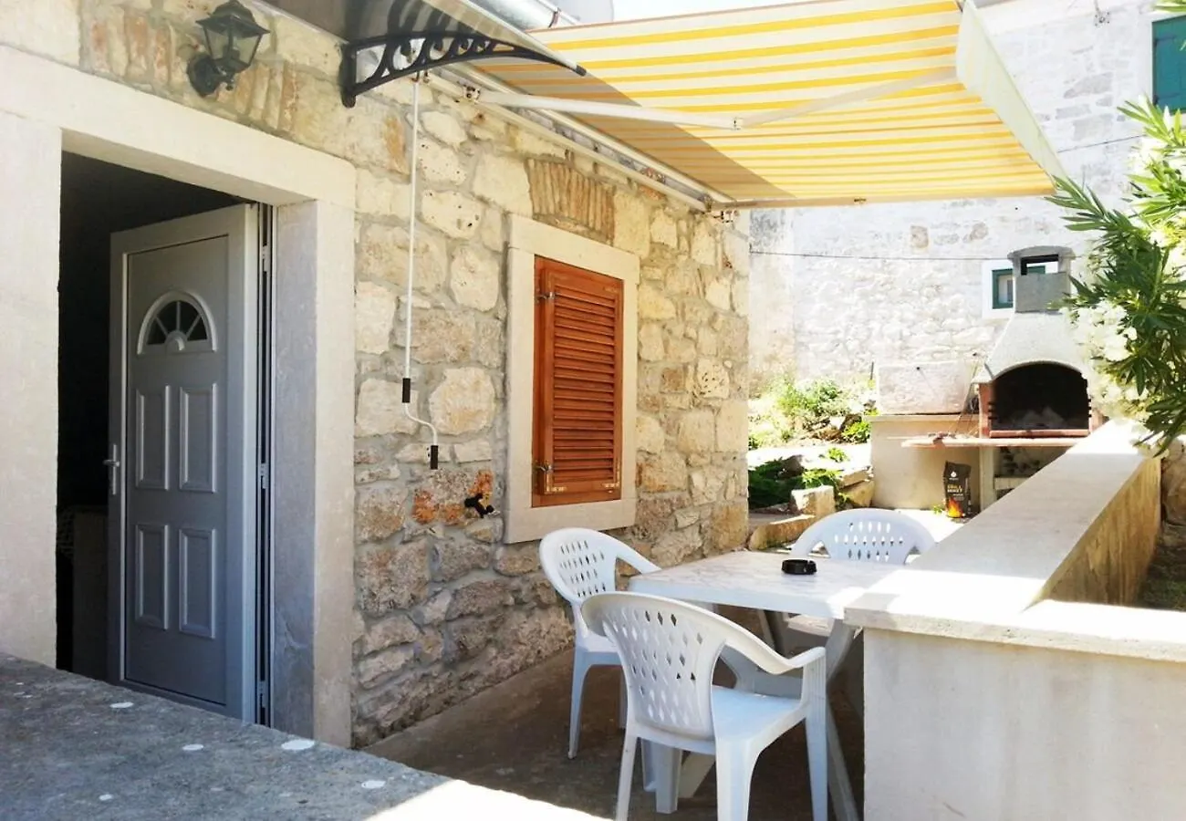 Apartments Oasis - 50 M From The Sea Veli Rat
