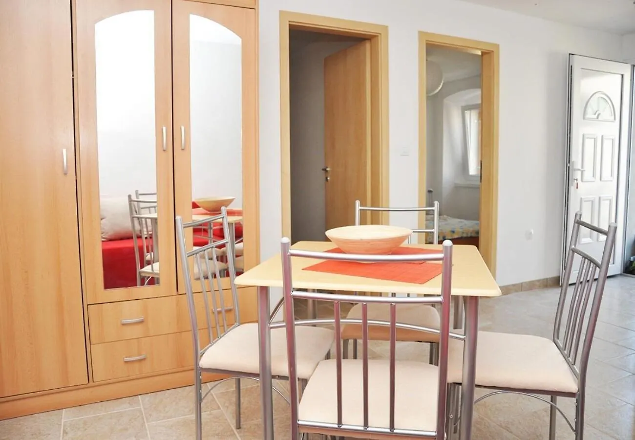 Apartments Oasis - 50 M From The Sea Veli Rat